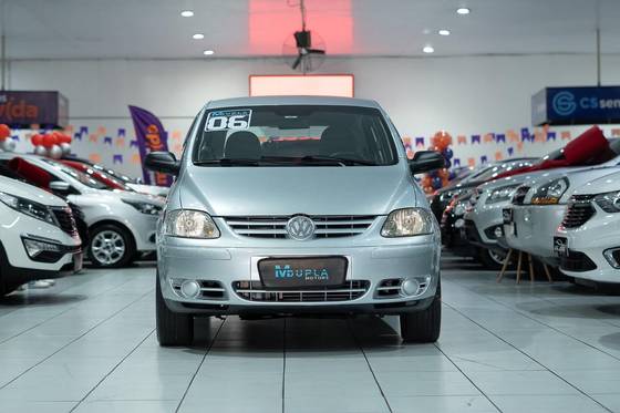 VOLKSWAGEN FOX 1.6 MI PLUS 8V FLEX 4P MANUAL VOLKSWAGEN FOX 1.6 MI PLUS 8V FLEX 4P MANUAL